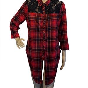 💰BOGO FREE Eye Candy Plaid Lace Button Down Top